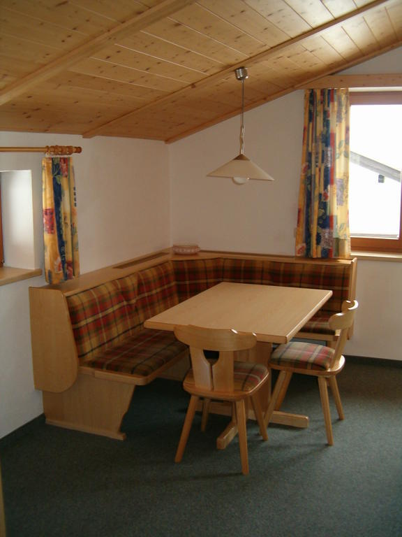 Haus Saumspitz Apartment Sankt Anton am Arlberg Room photo
